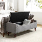 Classica panca contenitore capitonné con borchie decorative