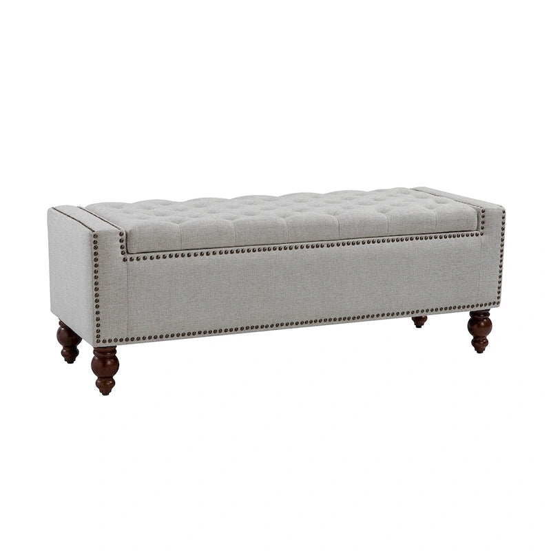 Classica panca contenitore capitonné con borchie decorative