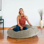 Pouf lounge Cocoon con rivestimento in ciniglia